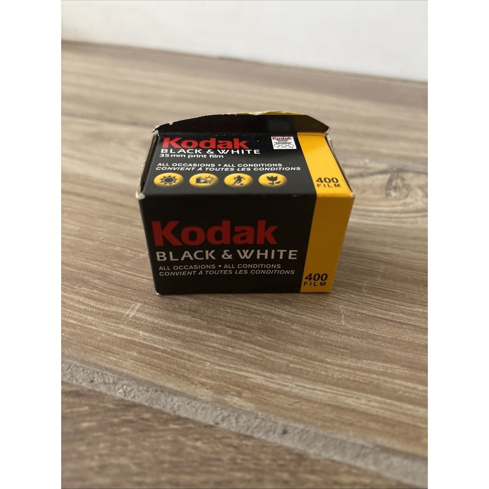 Kodak B&W Black & White Film ISO 400 35 MM 24 Exposure Expired 08/2005